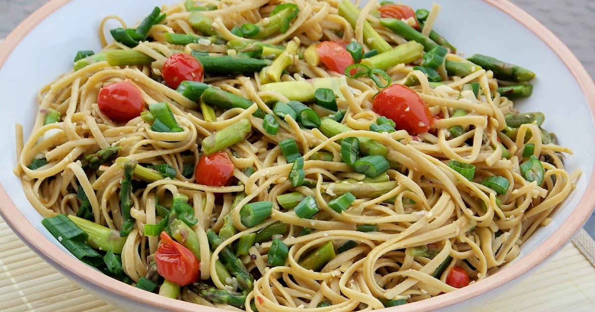 Kitchen Simmer Garlic and Oil Pasta (Aglio Et Olio) with Asparagus