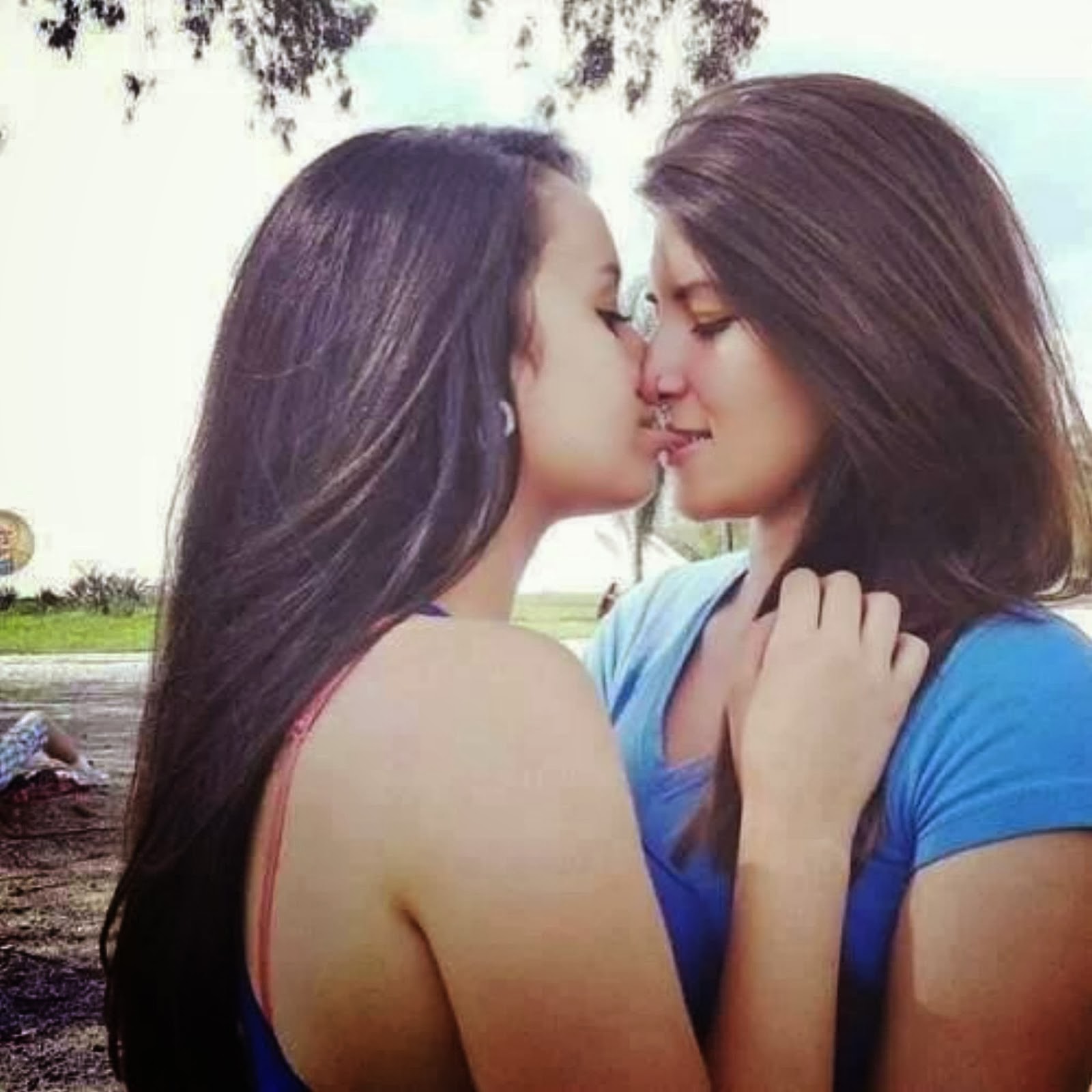 Lesbian kissing sluts