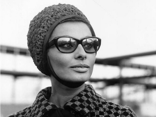 Brunnette bombshell Sophia Loren