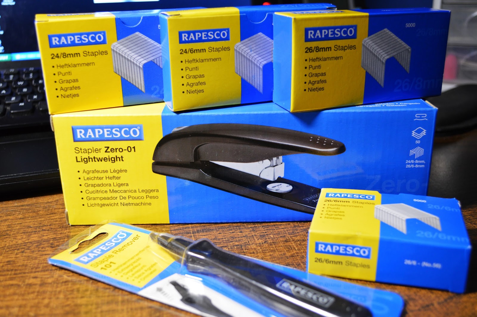 Clever Soiree RAPESCO Zero01 Lightweight Stapler