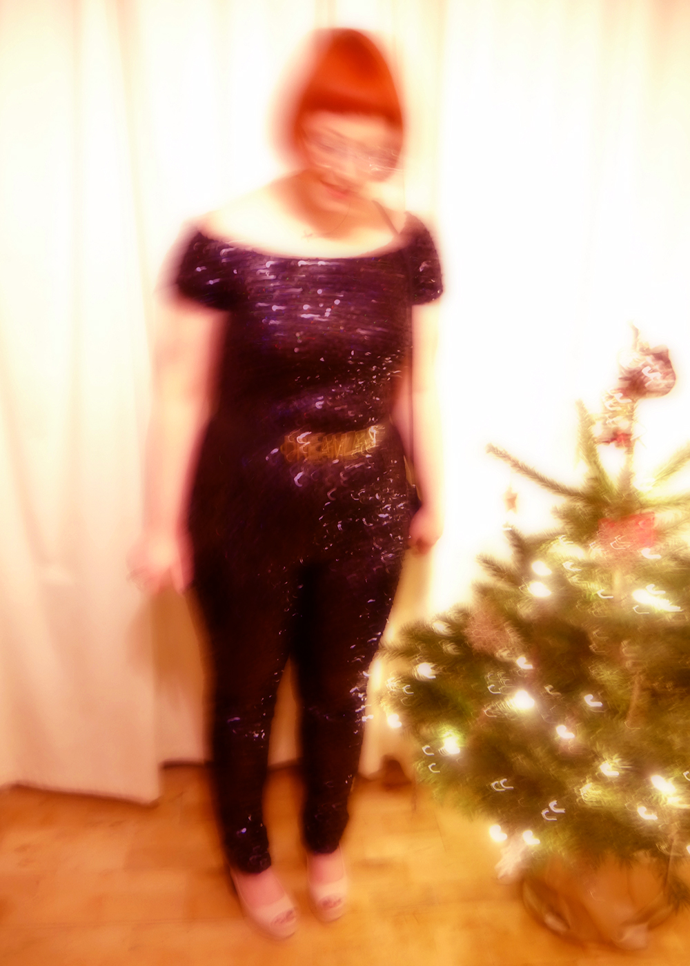 What Helen Wore, Styled by Helen, New Year's eve outfit, hogmanay style, NYE style, 2016, sequin jumpsuit, French Connection, TK Maxx, Dreamland belt, party outfit, party style, sequin style, Little black dress alternative, festive party style, tatty devine kiss necklace, new look platform shoes, 70s sequin style, red head, scottish blogger, blogging duo, ginger bob, Iolla glasses, #seewithiolla, clear glasses