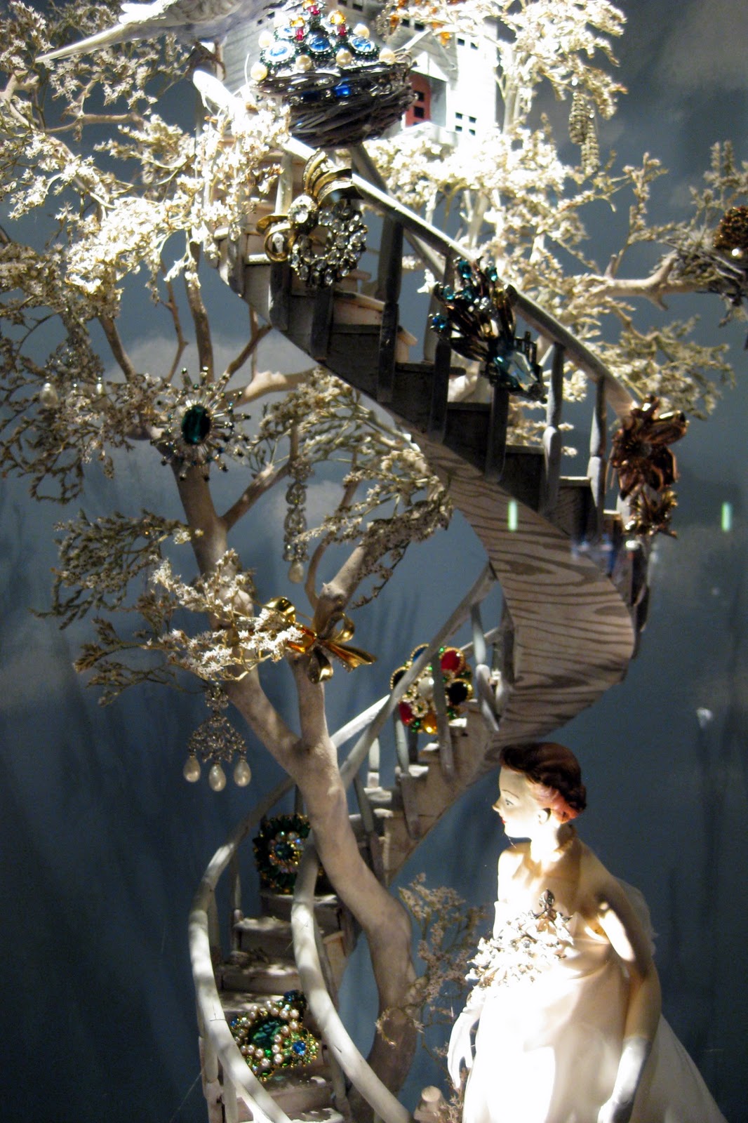 Mighty lists: 15 amazing department store christmas window displays Mighty Lists: 15 amazing department store christmas window displays