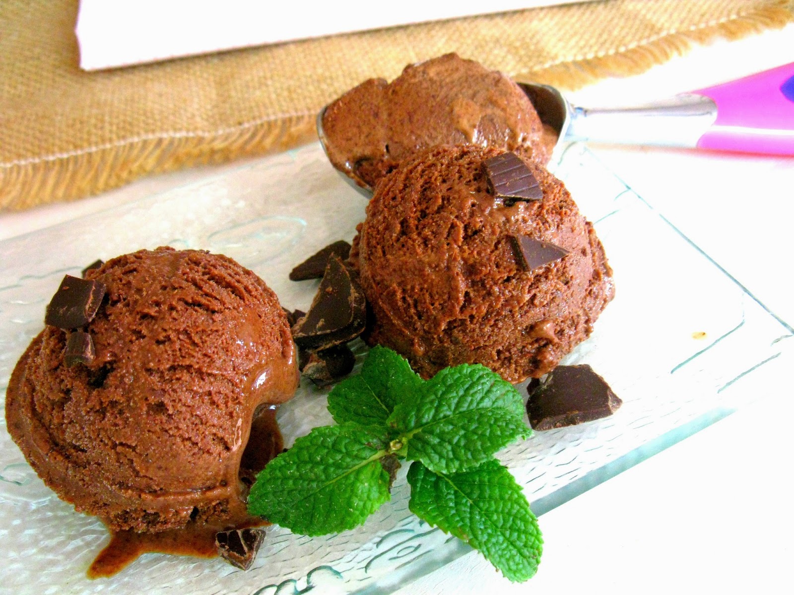 HELADO DE CHOCOLATE Y MENTA