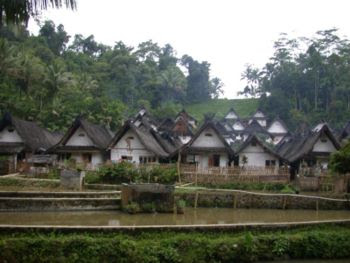 the beauty of indonesia: Dragon Village (Kampung Naga)