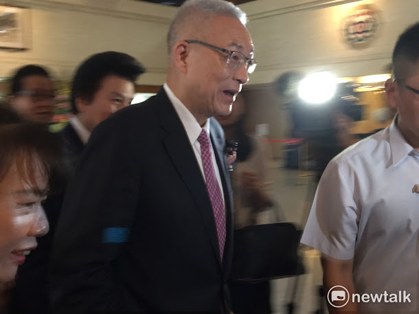 吳敦義說,中央要在立法院增加更多的席次,在地方上也要增加更多執政縣市,還要維持議會席次上的優勢,作為2020全面執政的基礎 。 吳敦義說,中央要在立法院增加更多的席次,在地方上也要增加更多執政縣市,還要維持議會席次上的優勢,作為2020全面執政的基礎 。