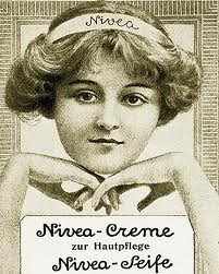 antoinette charlemont: La crema "Nivea" ricordi d'infanzia!