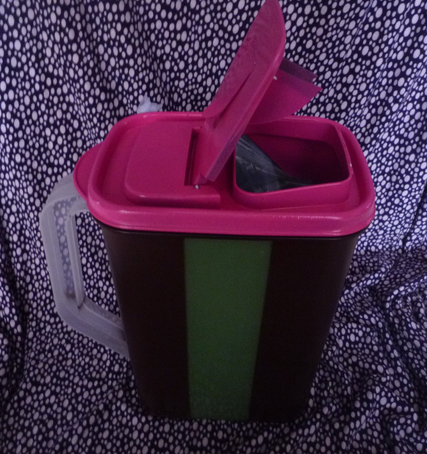 A Busy Mom's Blog DIY Car Trash Can