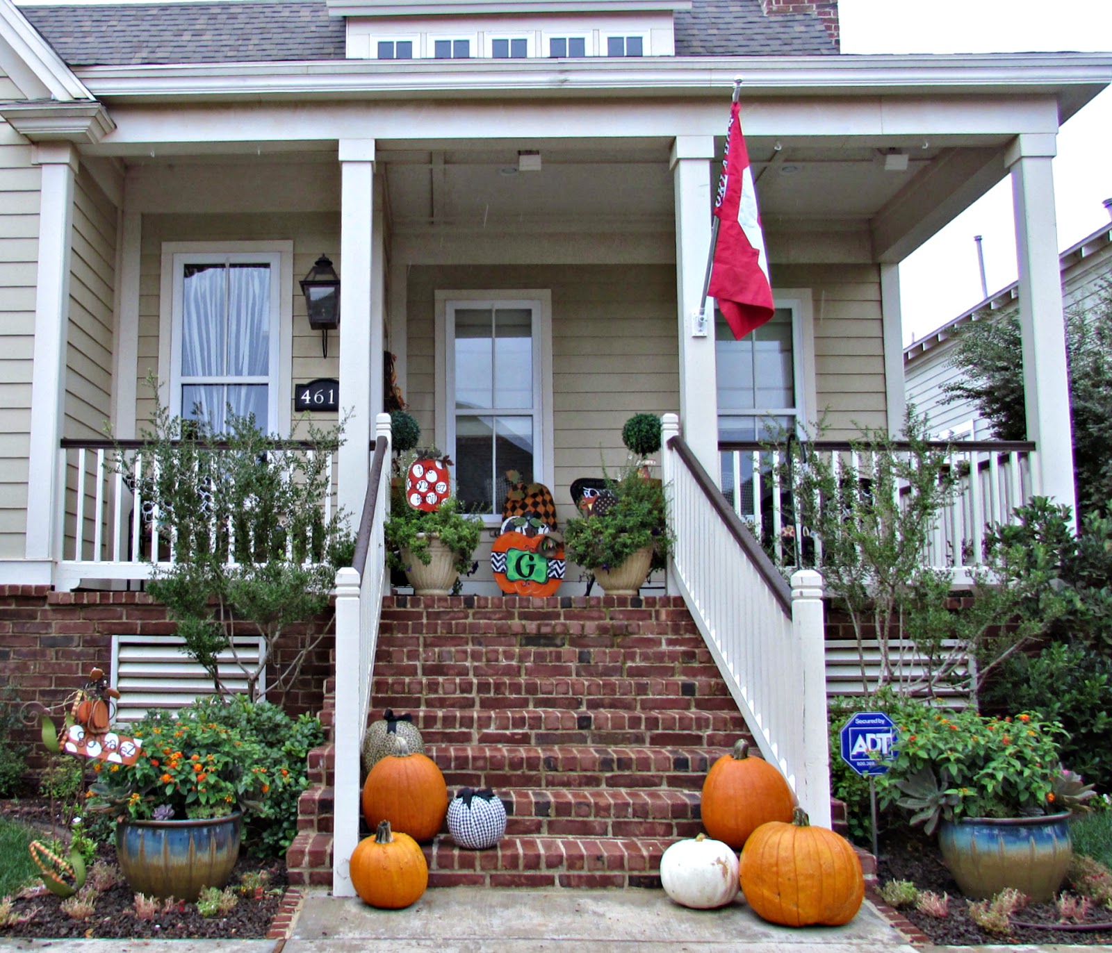 Penny's Vintage Home: Outdoor Fall Decorating Ideas
