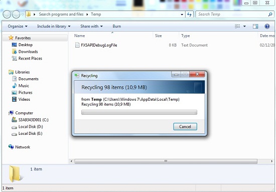 Gambar 5 - Dengan semua file yang dipilih, tekan Delete pada keyboard, atau klik kanan pada salah satu ikon yang disorot dan pilih DeleteJika ada file yang sedang digunakan, Windows akan memberitahu Anda dan mencegah Anda untuk menghapusnya, hanya Klik Skip skip skip skip dan skip pada Prompt yang muncul untuk mengeksekusinya. Jadi sekali lagi saya jelaskan Jangan Khawatir untuk menghapusnya. Cara Menghapus File Sementera (Delete Temporary Files)