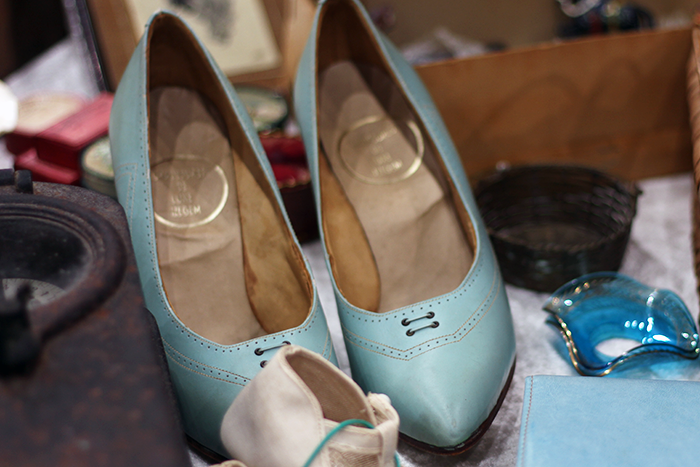 Verzamelaarsjaarbeurs vintage antique retro shoes schoenen antiek beurs fair