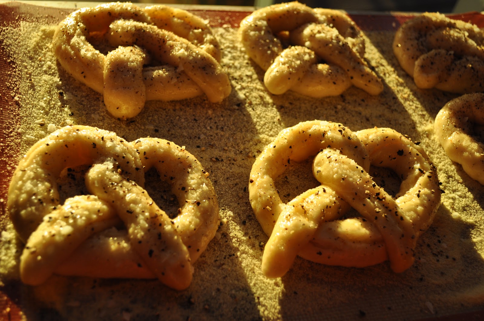 THE BEAUTY OF LIFE Salt 'N Pepper Soft Pretzels