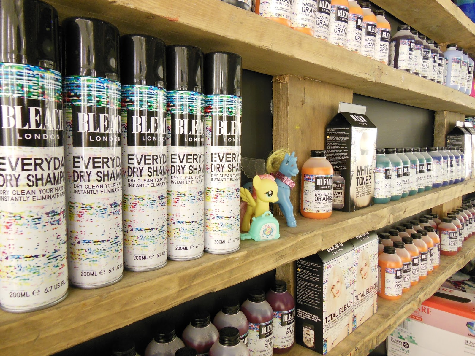 Getting my ombre on at Bleach London Tales of a Pale Face UK beauty