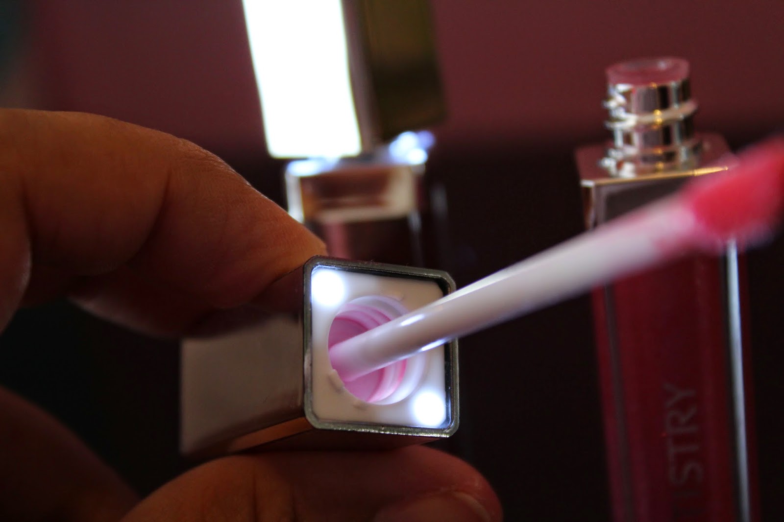 LIGHT UP LIP GLOSS BY ARTISTRY, REVIEW, PHOTOS, SWATCHES Pretty