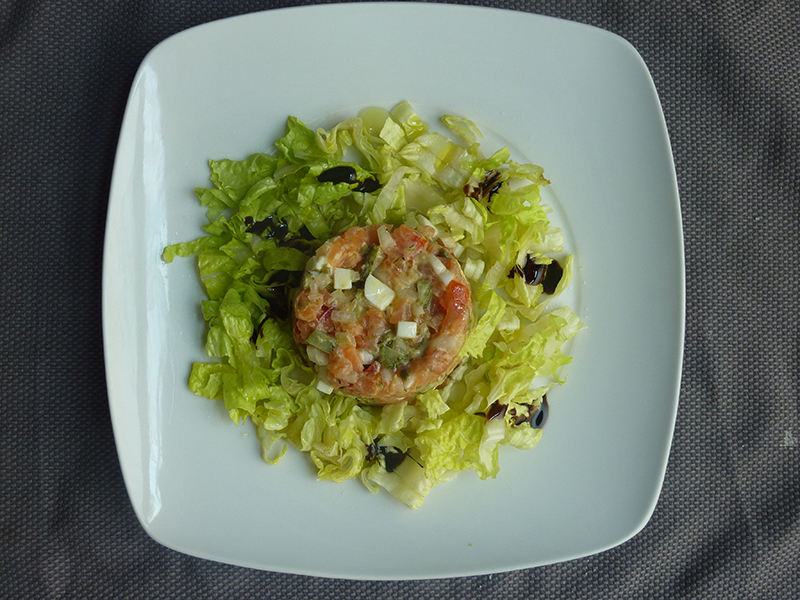 PRATO DE APRESENTAÇÃO DO TARTAR DE SALMÃO