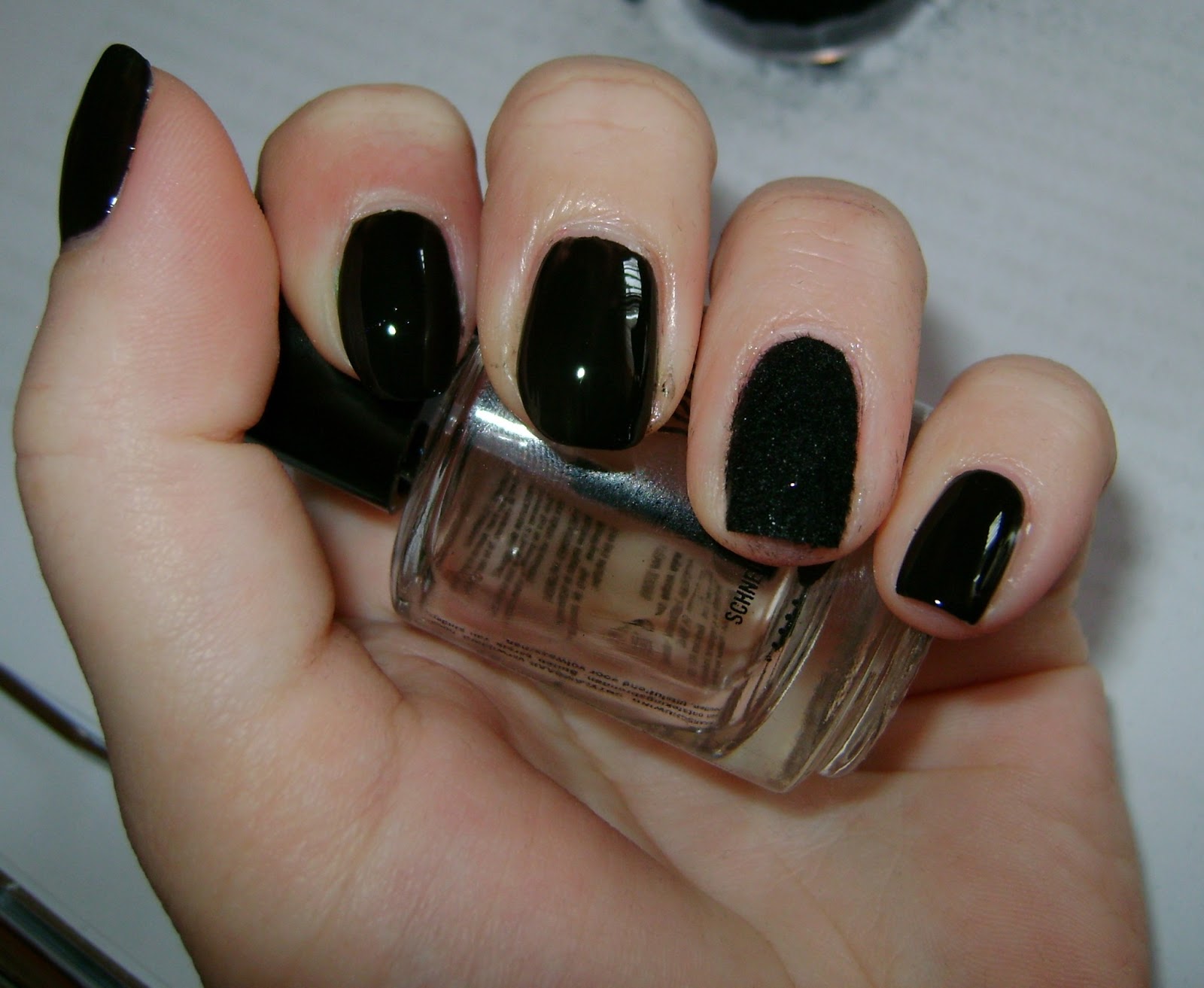 Fluffy shiny black nails Adjusting Beauty