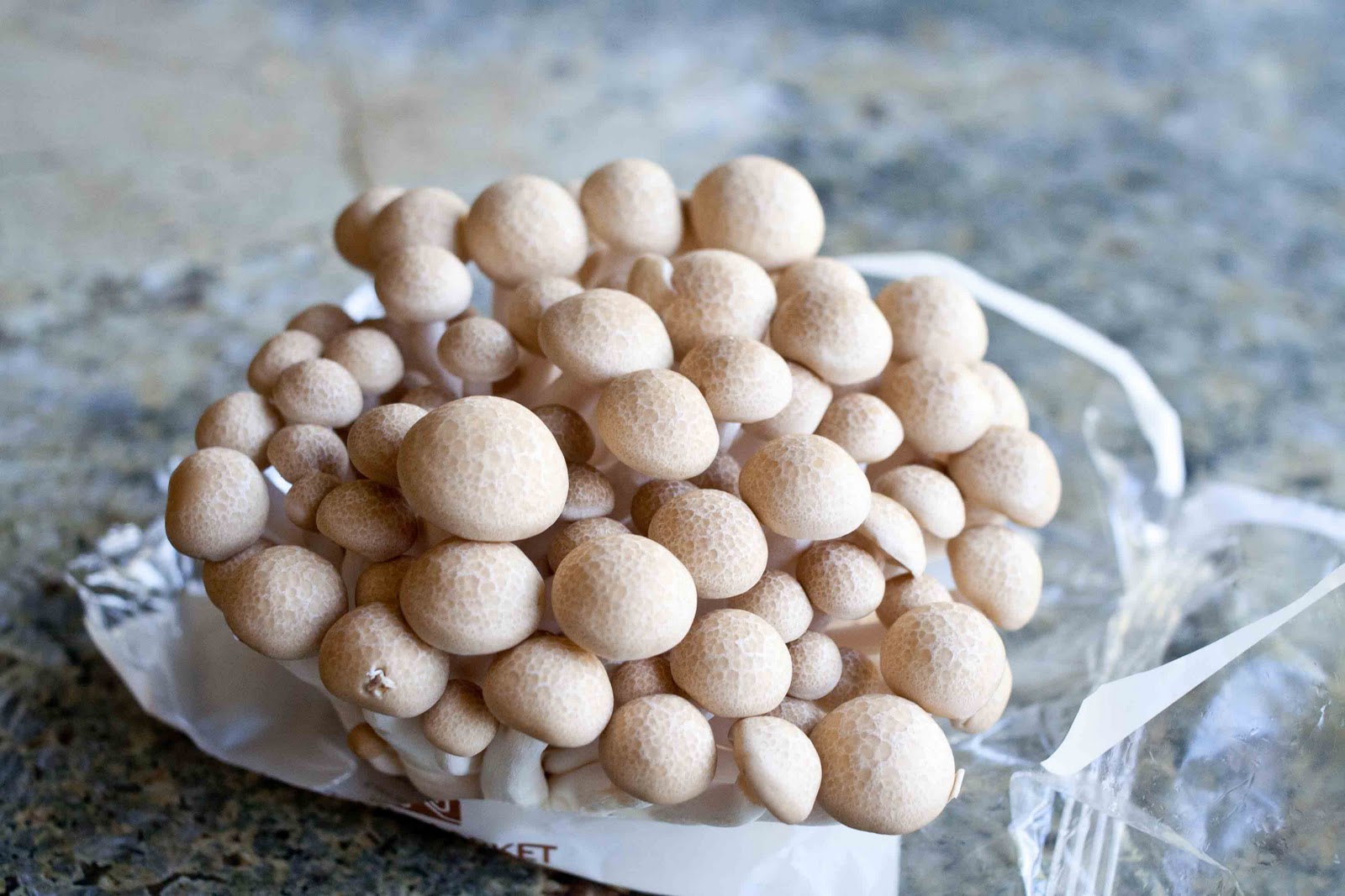 FOODjimoto Pasta with Chicken and Shimeji Mushrooms