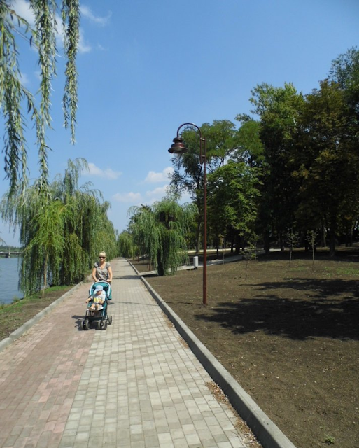 В Донецке между бульваром Шевченко и проспектом Ильича появилась первая специализированная велодорожка 6 %D0%92+%D0%94%D0%BE%D0%BD%D0%B5%D1%86%D0%BA%D0%B5+%D0%BD%D0%B0+%D0%B1%D1%83%D0%BB%D1%8C%D0%B2%D0%B0%D1%80%D0%B5+%D0%A8%D0%B5%D0%B2%D1%87%D0%B5%D0%BD%D0%BA%D0%BE+%D0%BF%D0%BE%D1%8F%D0%B2%D0%B8%D0%BB%D0%B0%D1%81%D1%8C+%D0%B2%D0%B5%D0%BB%D0%BE%D0%B4%D0%BE%D1%80%D0%B6%D0%BA%D0%B0+5