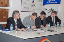 El Intendente de La Costa firmó convenios de colaboración con el Instituto Nacional de Desarrollo Pesquero 2 CONVENIO+PESQU