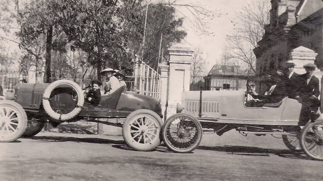 1918, paseo por la Quinta Normal, en autos modelo Ford T