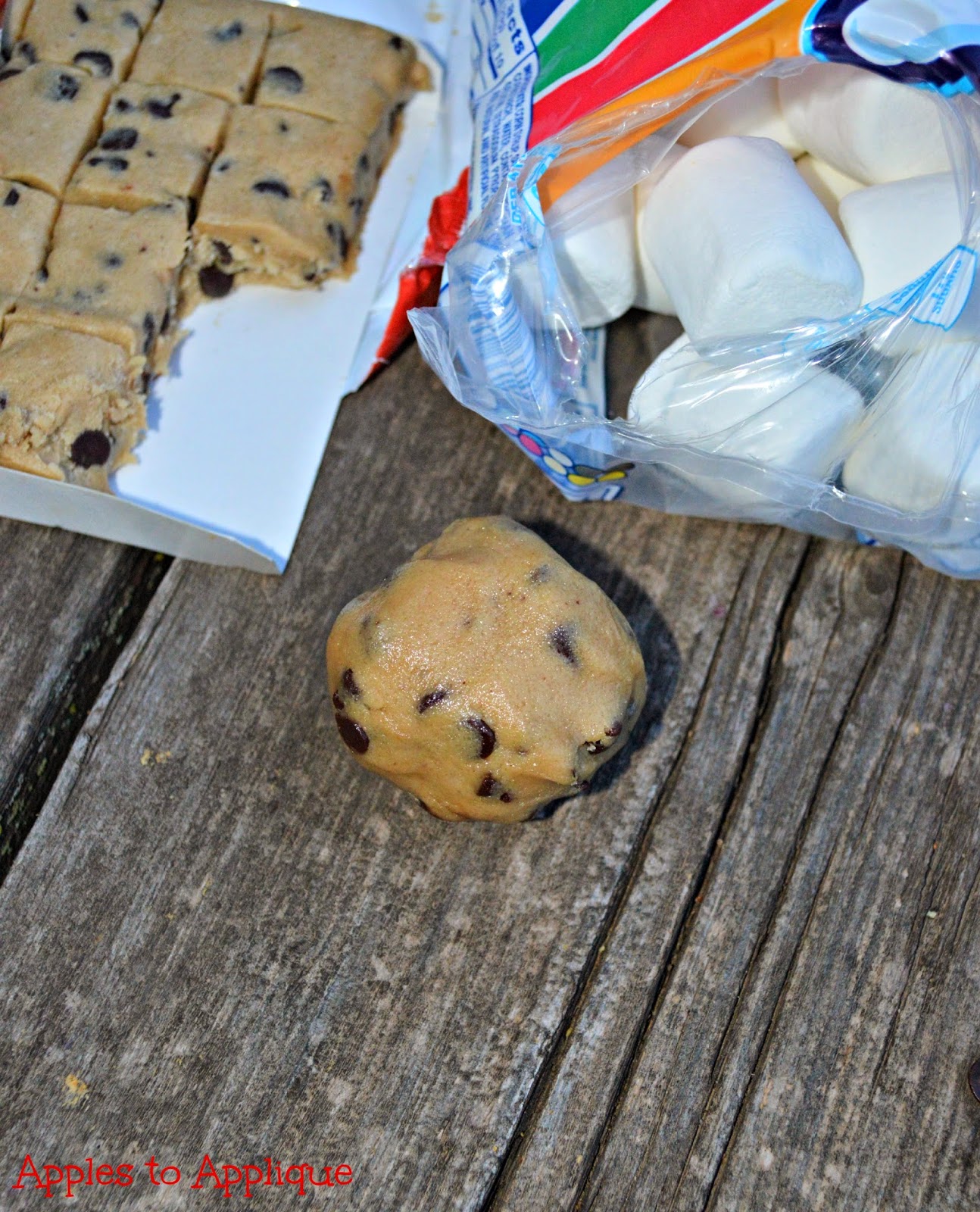Cookie Dough S'mores - a fun twist on a summer time classic! | Apples to Applique #smores