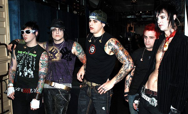 DENI SYN: Sejarah Berdirinya Avenged Sevenfold (A7X)