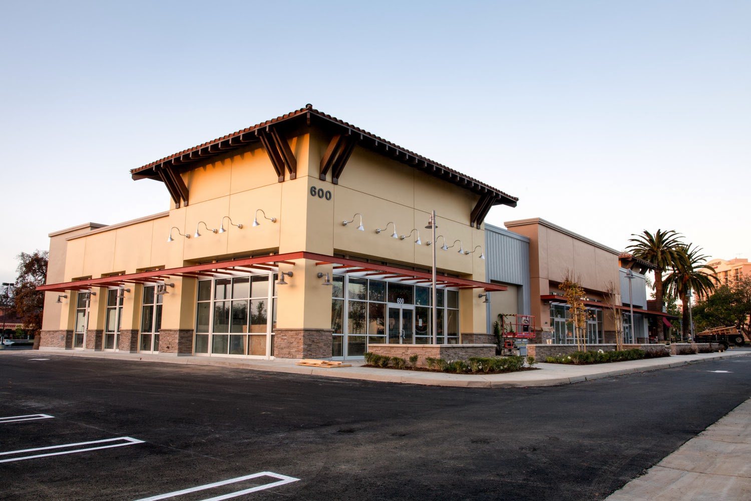 MultiUnit Restaurant Building Progress In Huntington Oaks Shopping Center