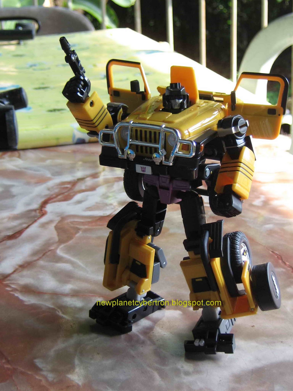 New Cybertron Transformers Review Swindle (Alternators)