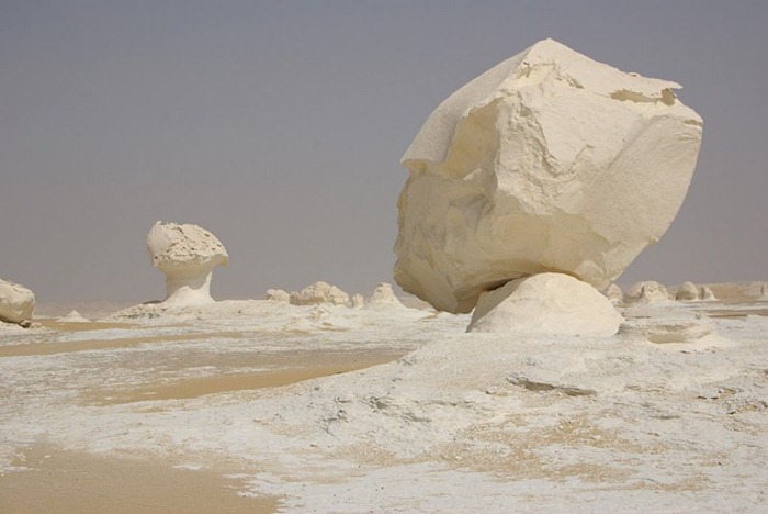 23 مكانًا مبهرًا في مصر لا يعرف البعض عنها شيئًا White-desert+(12)%5B2%5D