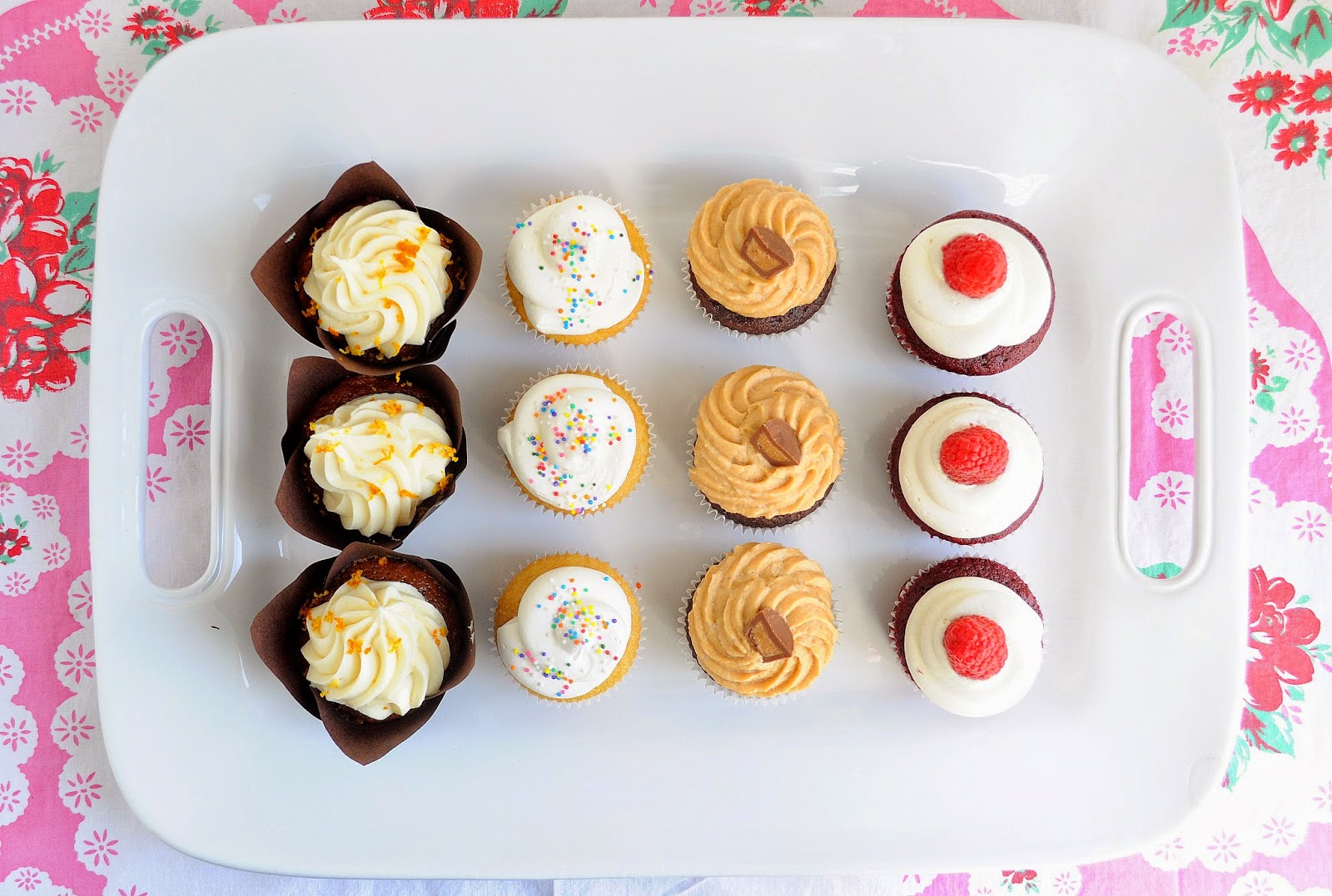 gifting boxes of cupcakes