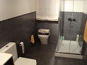 Decoración y Afinidades: Baño en tonos grises