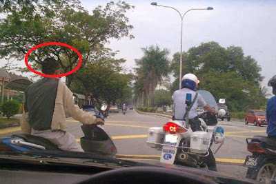 Gambar Pelik & Kelakar Naik Motosikal