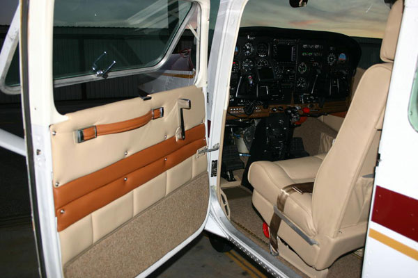 Jet Airlines Cessna 182 Interior