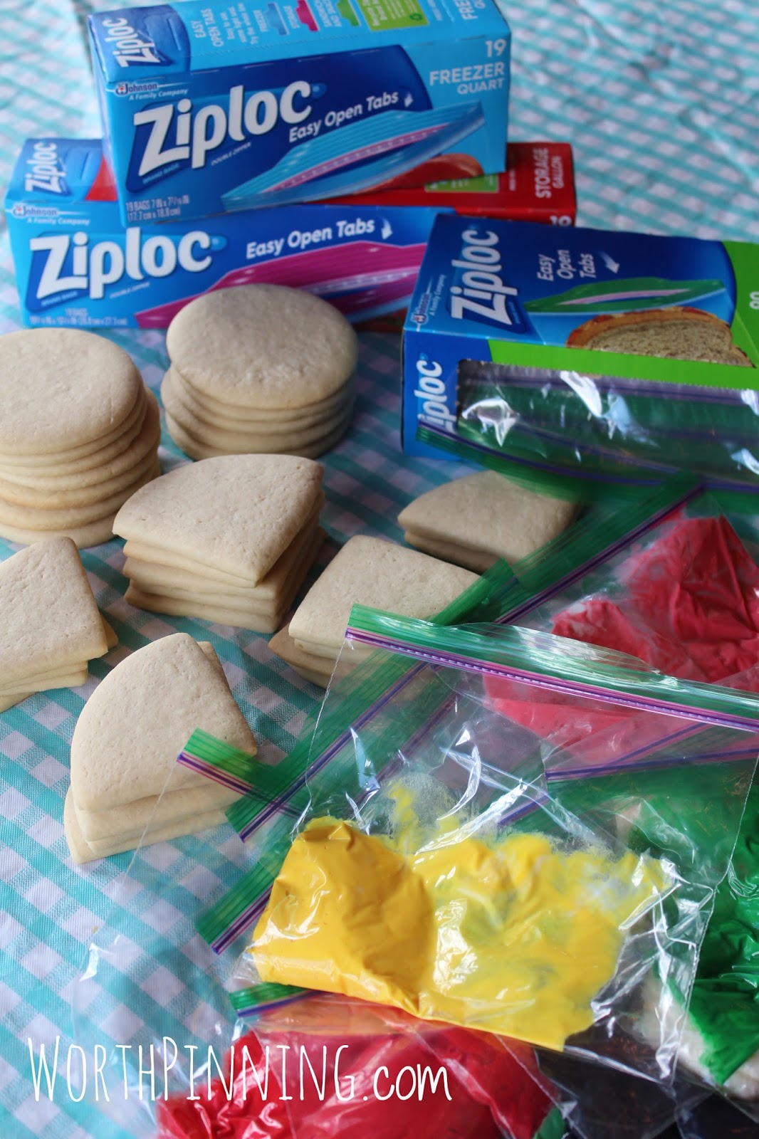 Worth Pinning Cookie Decorating Made Easy with Ziploc®