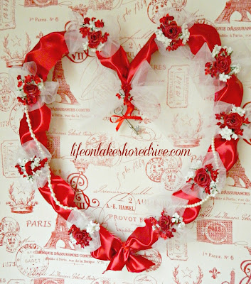 alt="Valentine's Day heart wreath tutorial"
