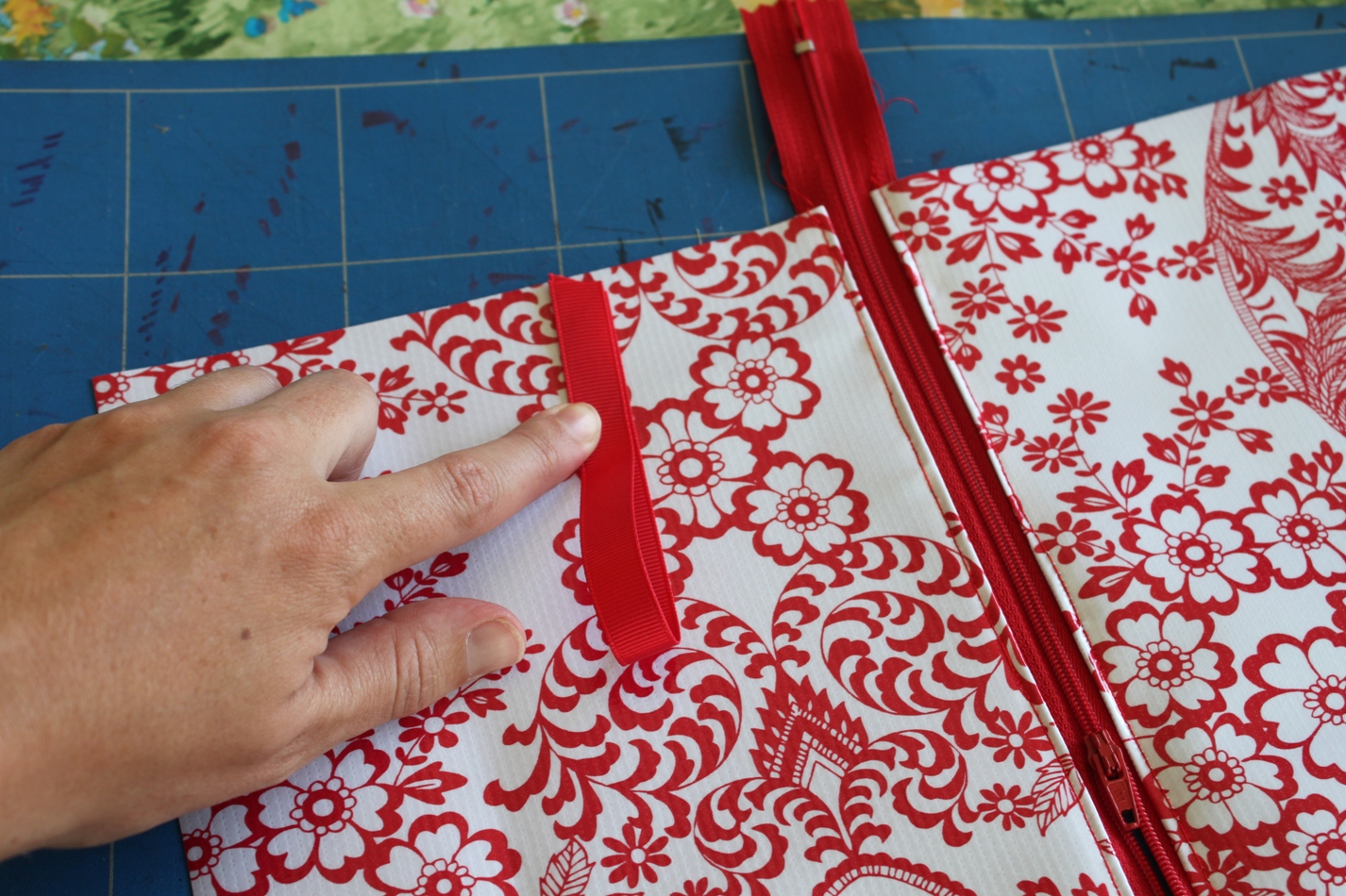 Sew Delicious Oilcloth Toiletries Bag Tutorial