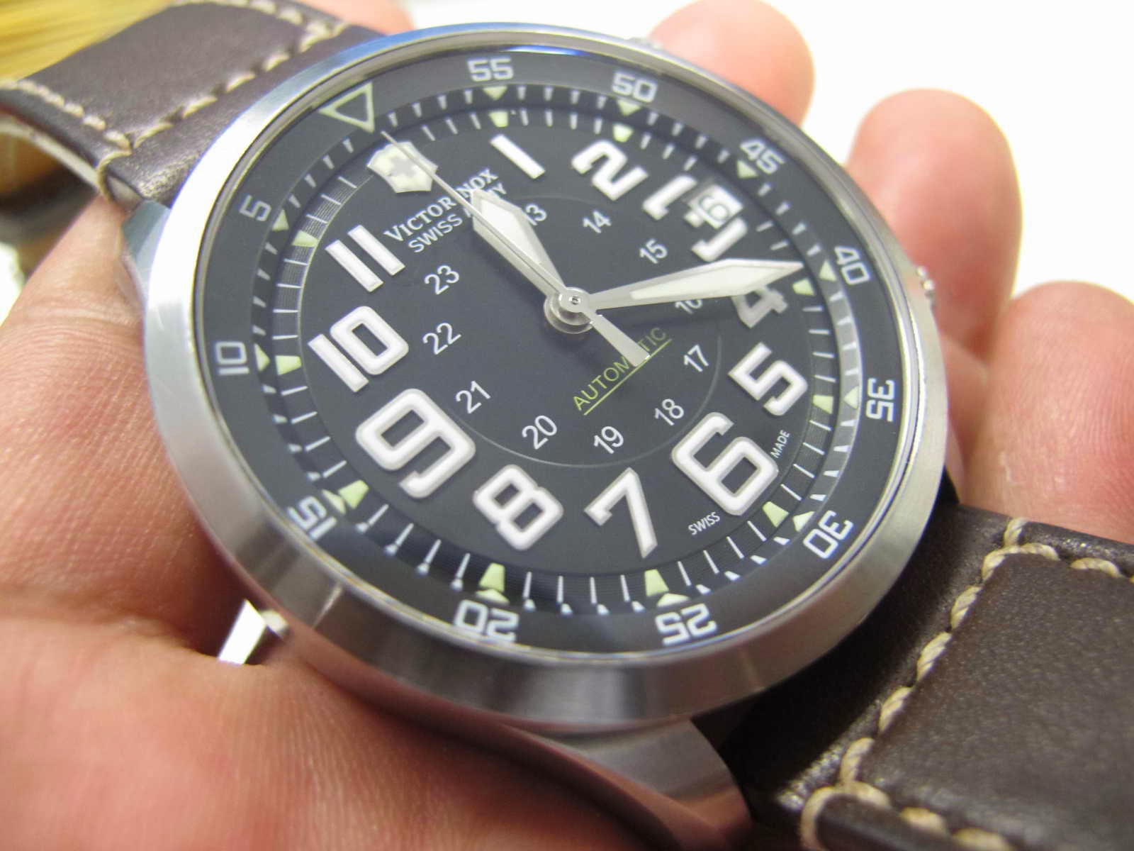 Victorinox airboss military - automatic (sold) .
