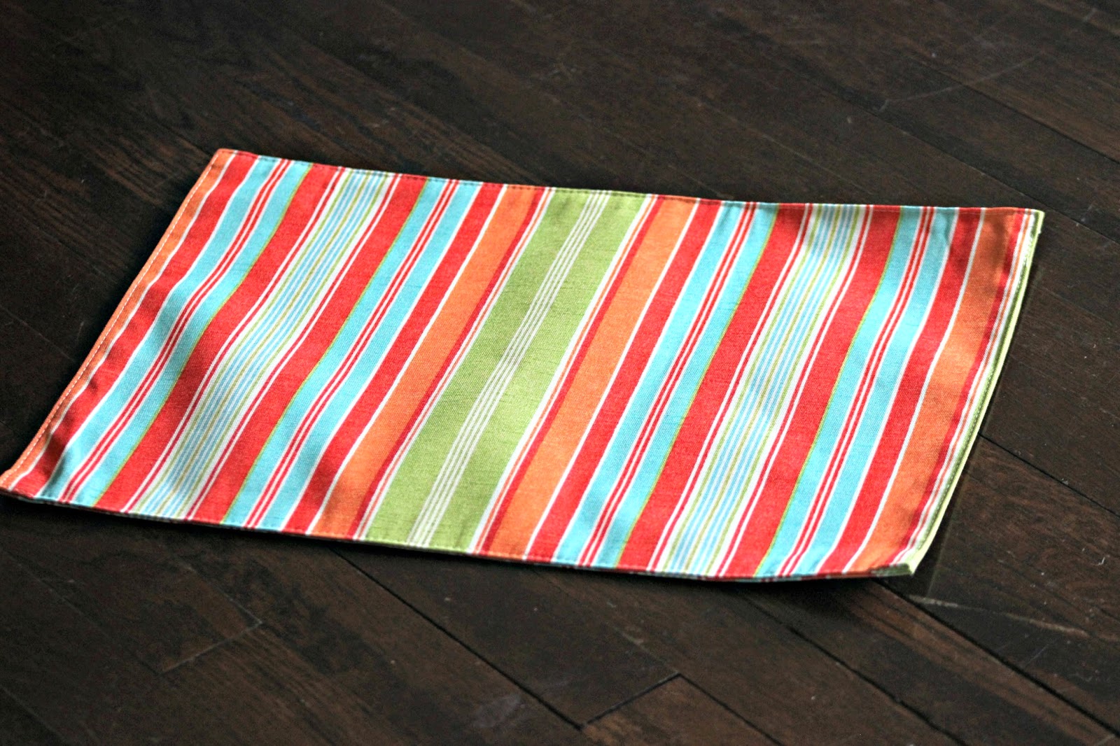Easy Placemat PillowYou CAN Make Some Too! Days of Chalk and Chocolate
