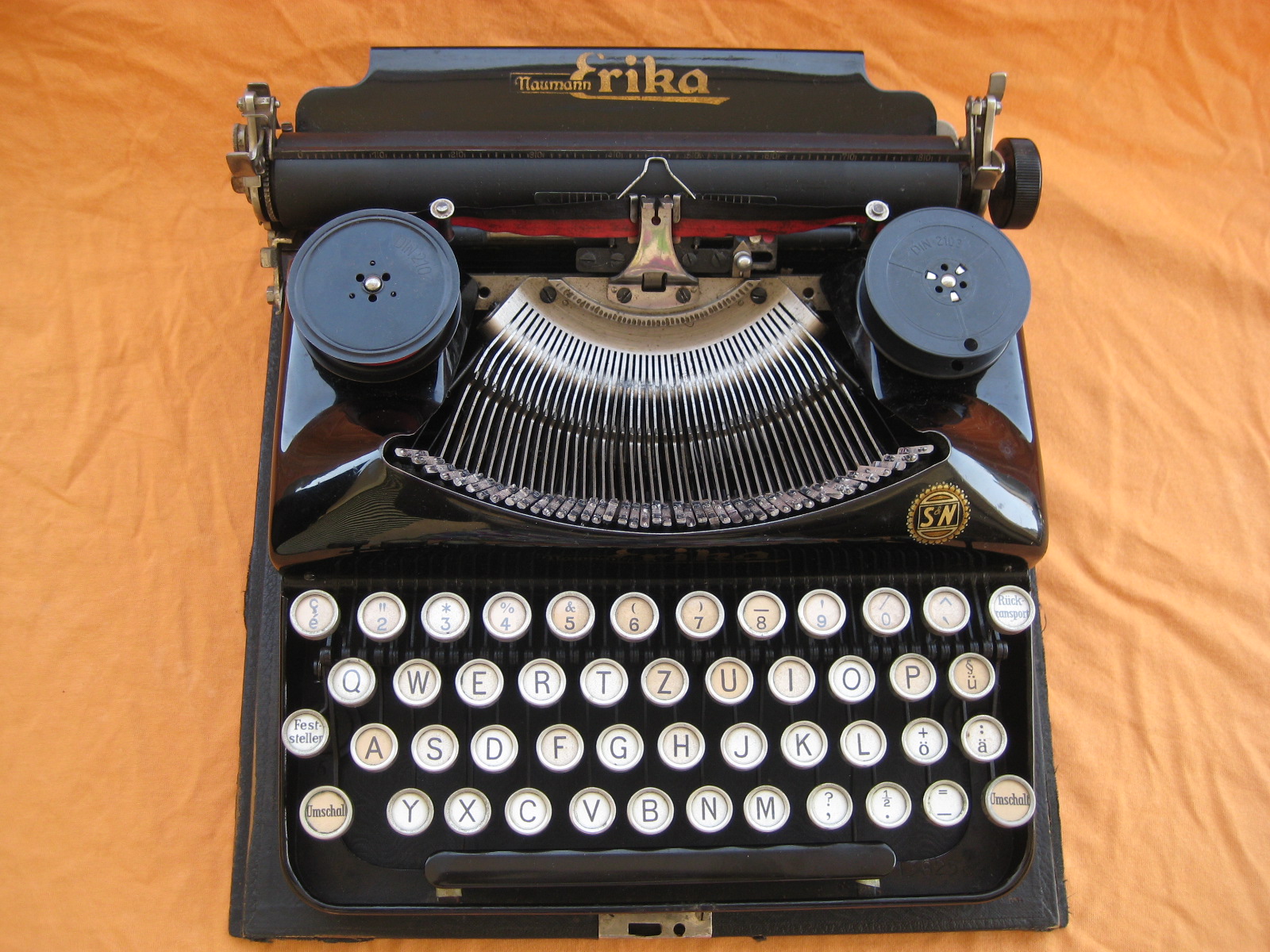 Retro Tech Geneva Visual Typewriter Index