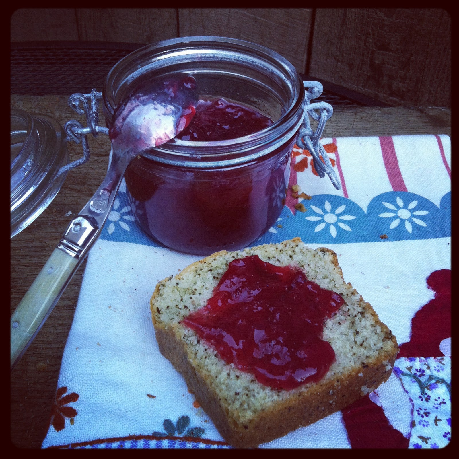 Cakewalk Baking Pinned it, made it Earl Grey cake + rhubarb/vanilla
