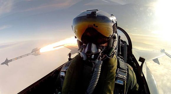 Garuda Militer Foto Foto Selfie Menarik Pilot Pesawat Tempur