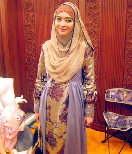 trend model gaya hijab ala nuri maulida terbaru 2017/2018 trend model gaya hijab ala nuri maulida terbaru 2017/2018