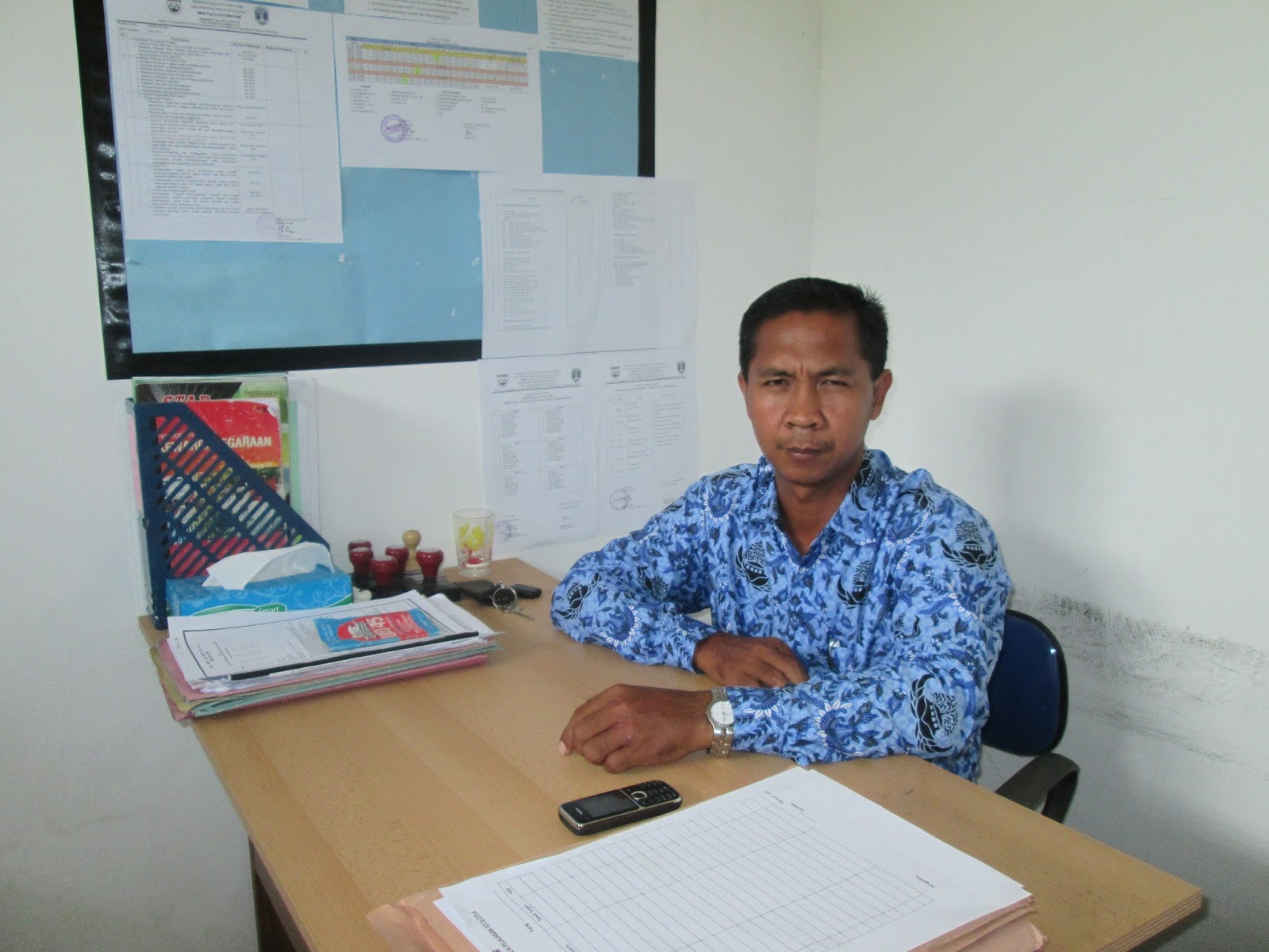 PELAJARAN BERHARGA MENGGUNAKAN LAMBANG NEGARA RI - GURU PROFESIONAL