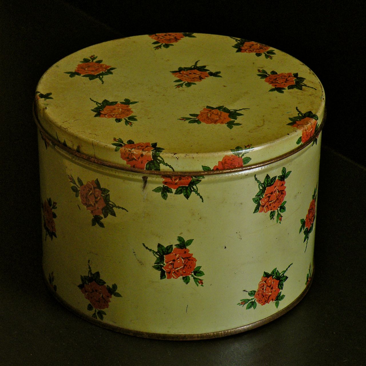 My Place to Yours SHOPPING C.26 Shabby Chic Decorative Metal Tin with