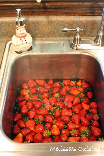 Melissa's Cuisine:  Strawberries--Tips and Tricks