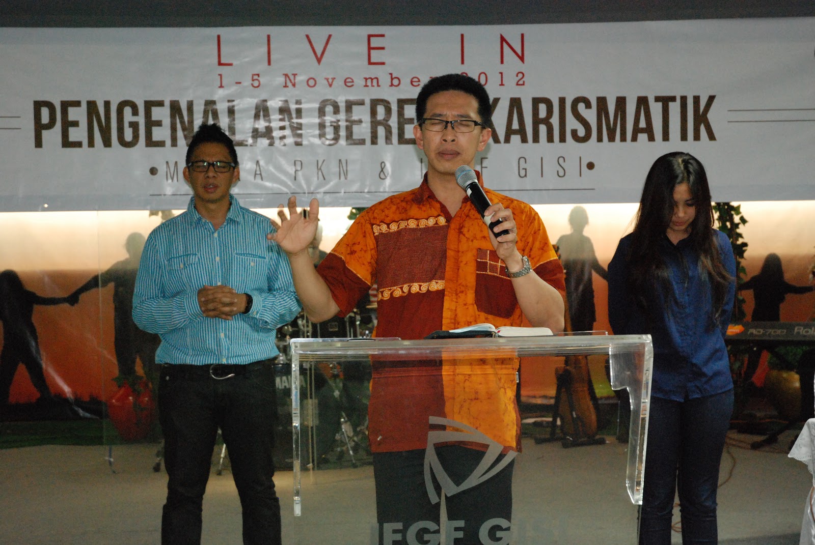 KharismatikIndonesia Karakteristik Gereja Karismatik