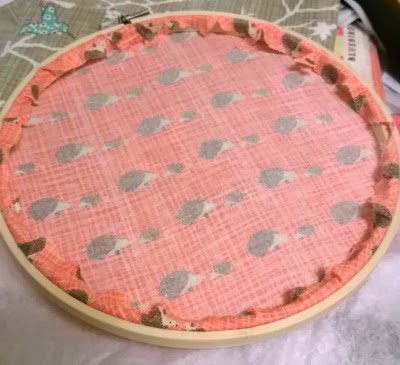 Barefoot and Loving It: Quick and Easy Fabric Wall Decor