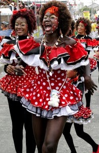 Barranquilla Carnaval characters and dances: Las Negrita Puloy