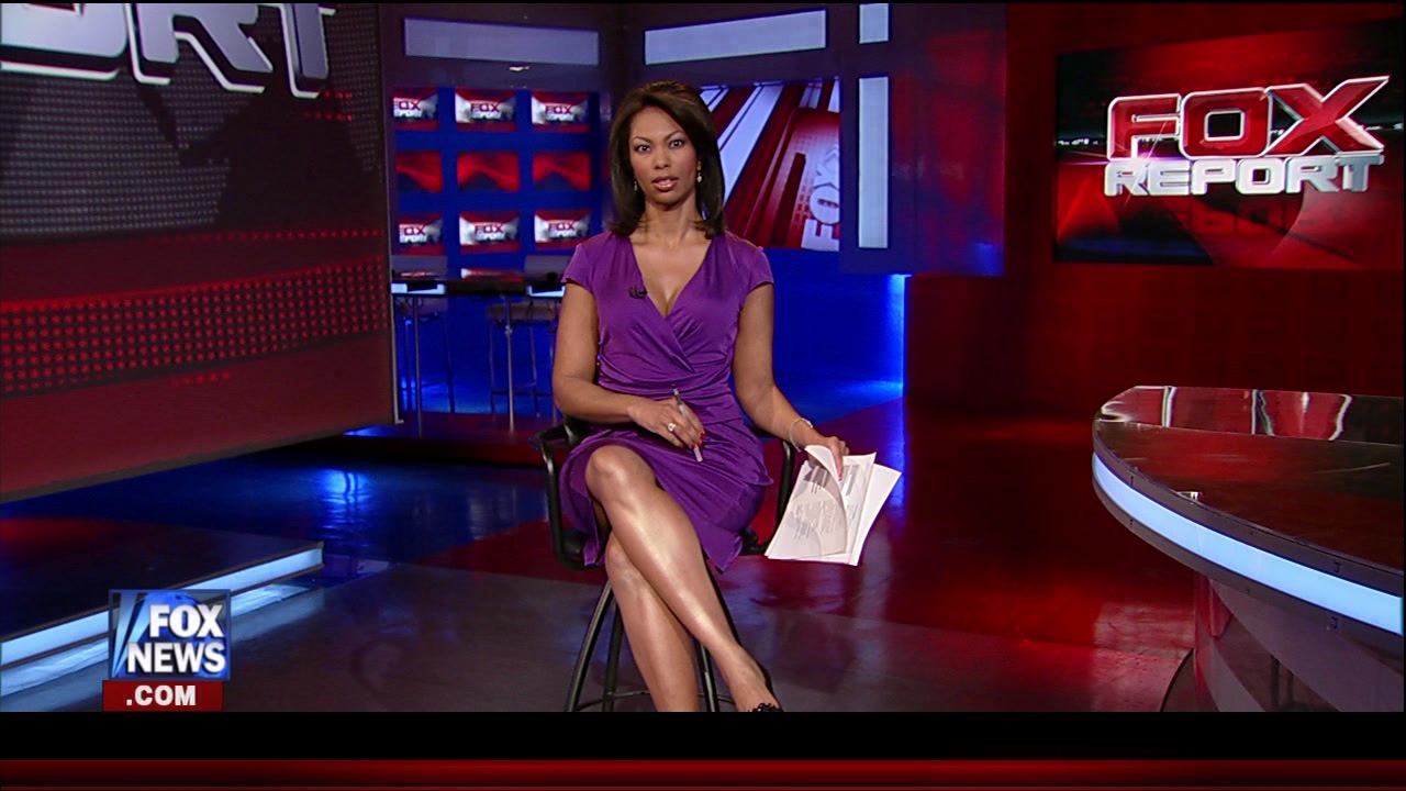 Harris Faulkner on the Fox Report - Sexy Leg Cross