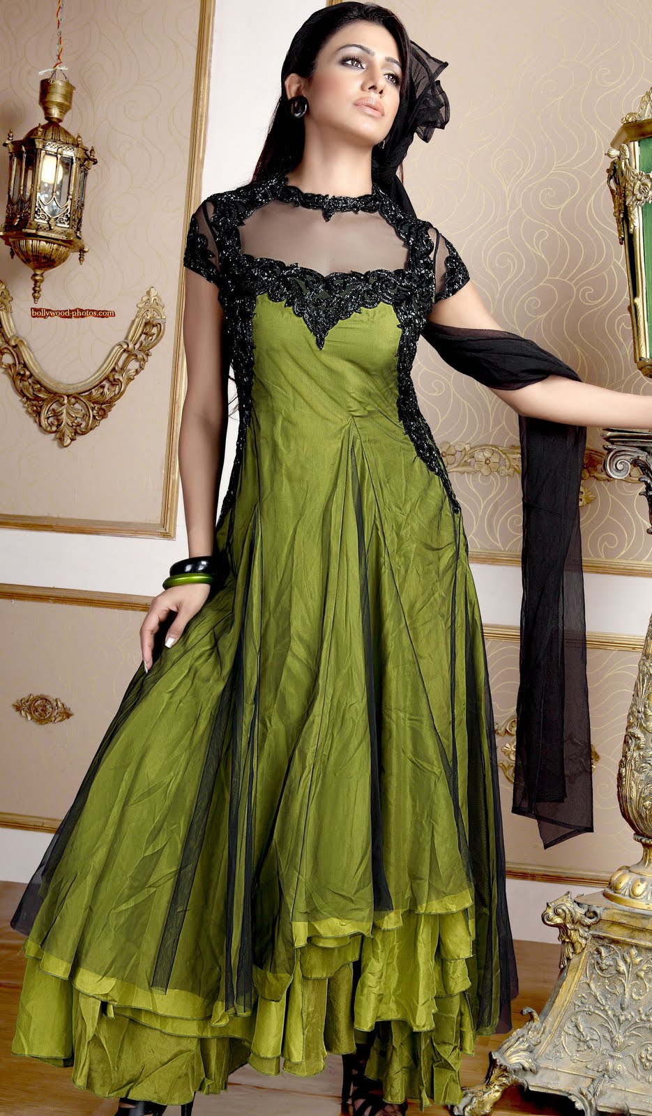 The World Today আজকের দুনিয়া Beautiful Salwar Kameez with beautiful