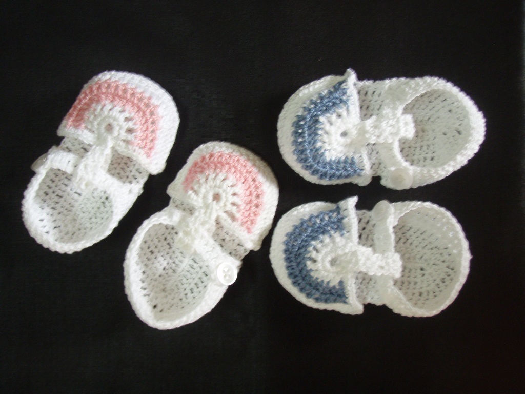 Crochet Pattern for Baby Shoes ~ Free Crochet Patterns